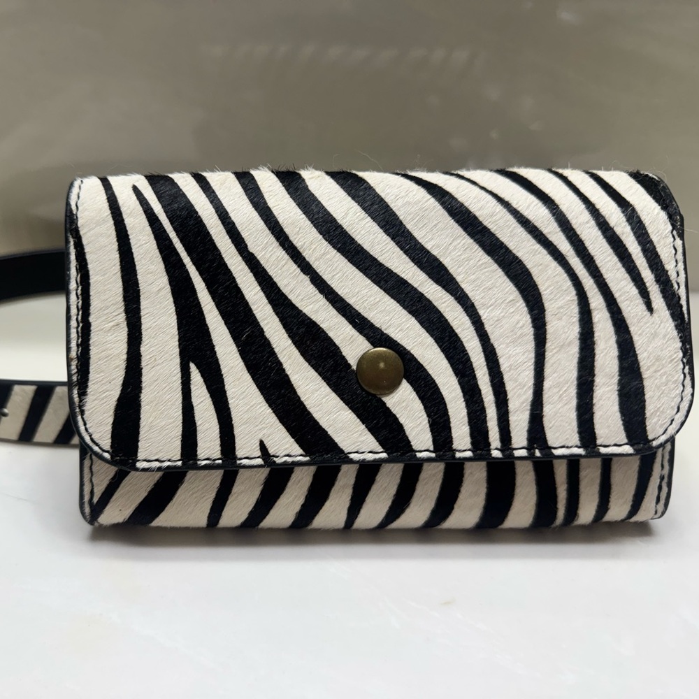 Banana Republic Zebra Print Crossbody Wallet - Black & White